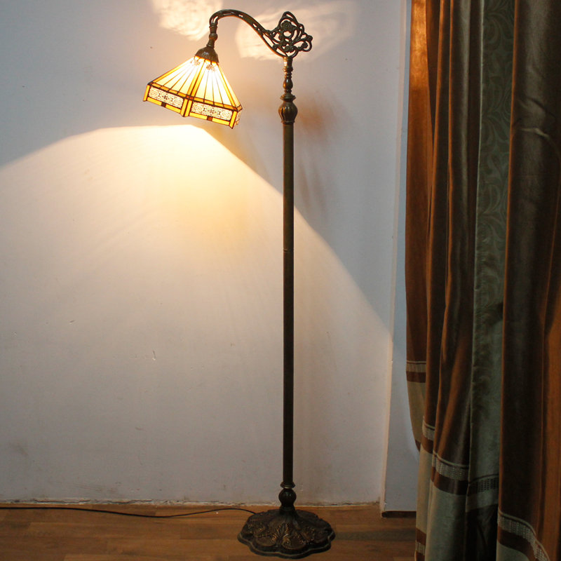 Lampe sur pied arquée 64 po Airalyn