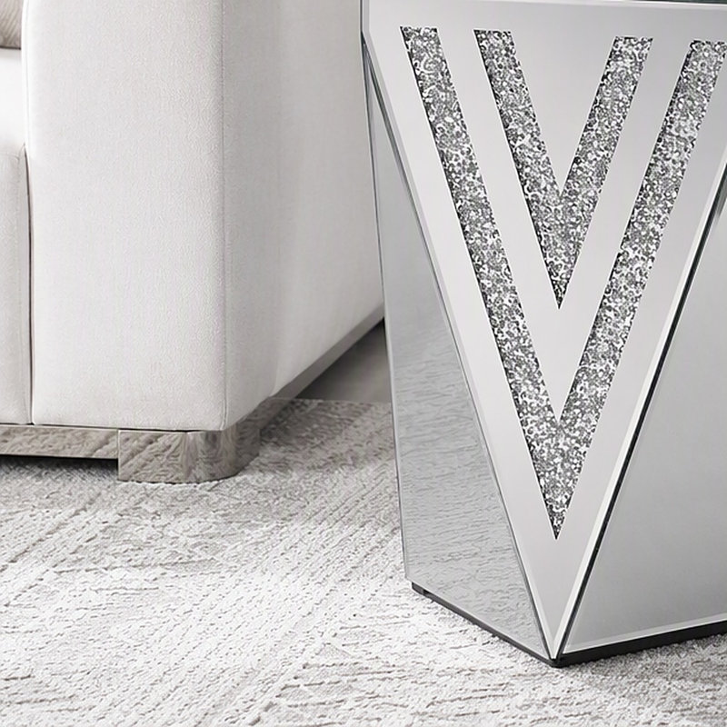 Table carrée inversée à miroir triangulaire avec incrustation de diamant en cristal, 21.65" H x 13.8" W x 13.8" D