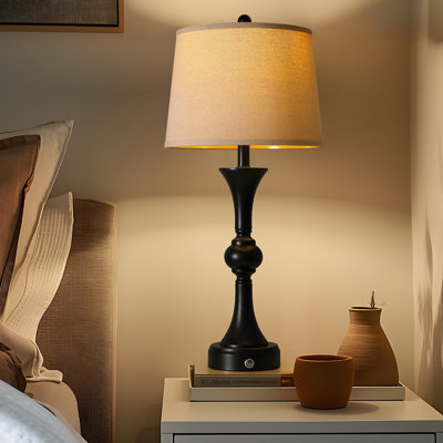 Lampe de table en métal à intensité variable H 28 "avec port USB Emzie