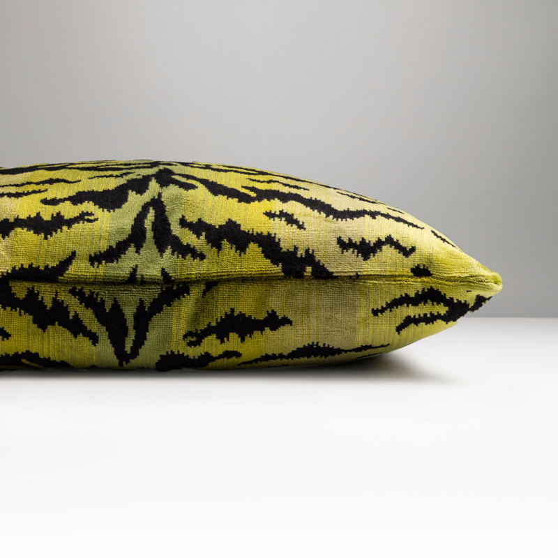 Wild Glamour Tigre Pillow Cover & Insert, Green/Black