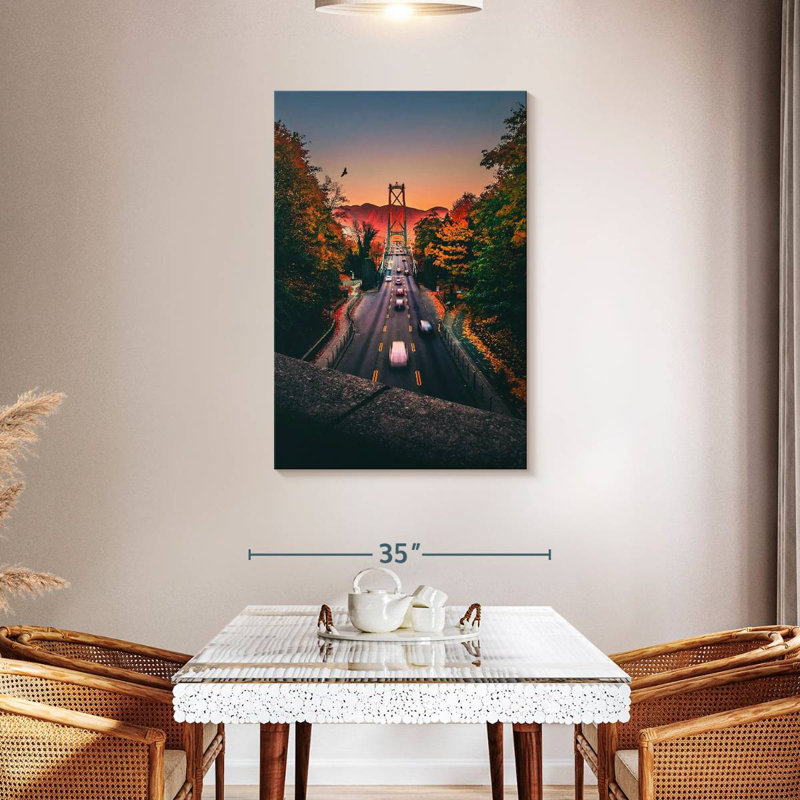 Mehar Lions Gate Bridge Road, H 45 po x l 30 po