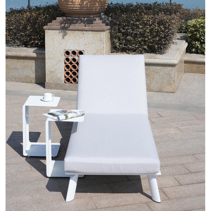 Chaise longue inclinable avec coussins et table 80,71 po Herodes, Blanc