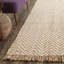 Tapis naturel en jute tissé à la main à chevrons Aerionna-1576228277