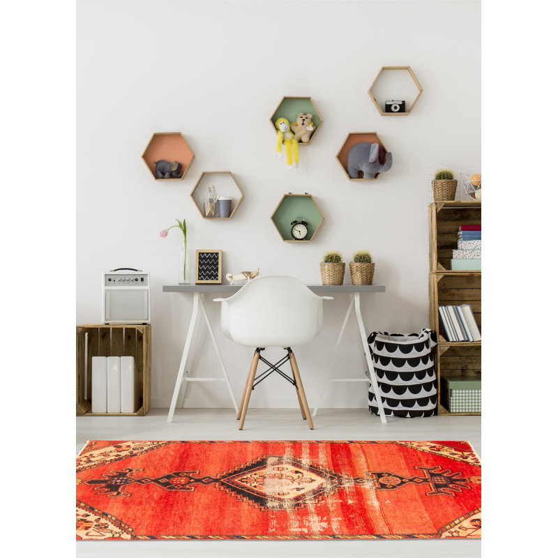 Tapis rouge Andelz 3 pi 7 po x 6 pi 6 po
