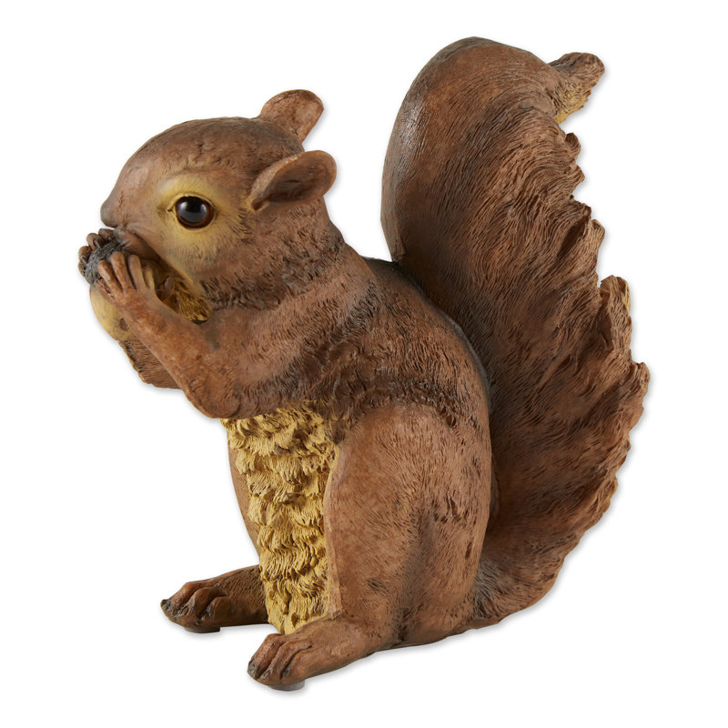 NIBBLING SQUIRREL GARDEN STATUE