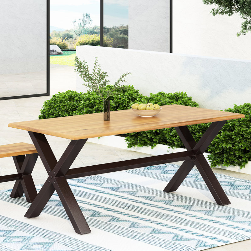 Table de salle à manger en bois et en fer