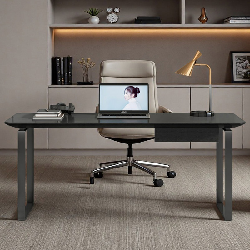 Bureau simple avec une grande table d'ordinateur avec de grands pieds, Noir, H 29,53 po x l 70,87 po x P 25,59 po