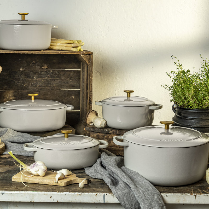 Bellamonte White Enameled Cast Iron 7.5-qt Dutch Oven