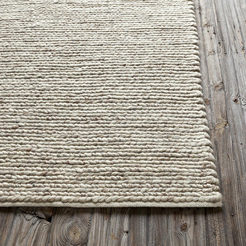 Valencia Wool Area Rug in Beige, 7'9" x 10'6"