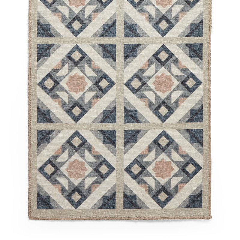 Victoria Machine Woven Area Rug, Rectangle 2'5" x 4'11"
