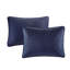 Couvre-lit réversible 3 pièces bleu marine King/King - Microfibre, 100 %, avec un magnifique matelassage à médaillons. Garnissage et détails raffinés.