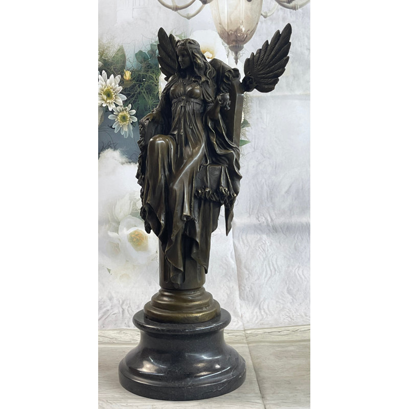 Baillee Figurines & Sculptures
