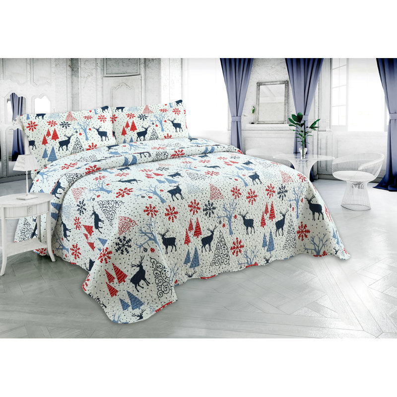 White Microfiber Queen Reversible Christmas Quilt Set