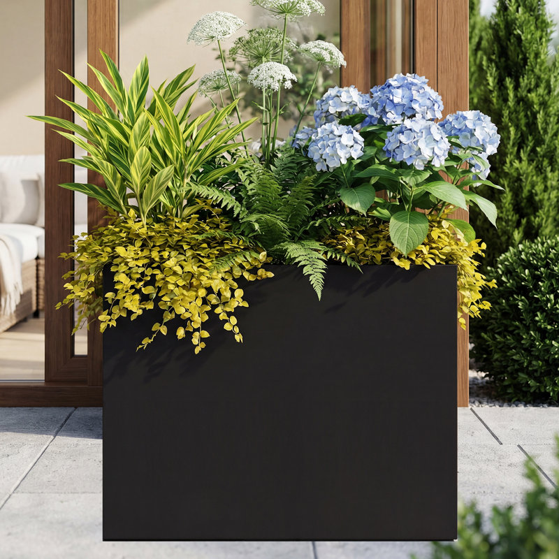 Grand pot de fleurs rectangulaire en métal noir l 16 po x H 30 po Dusk, L 16 po x H 30 po