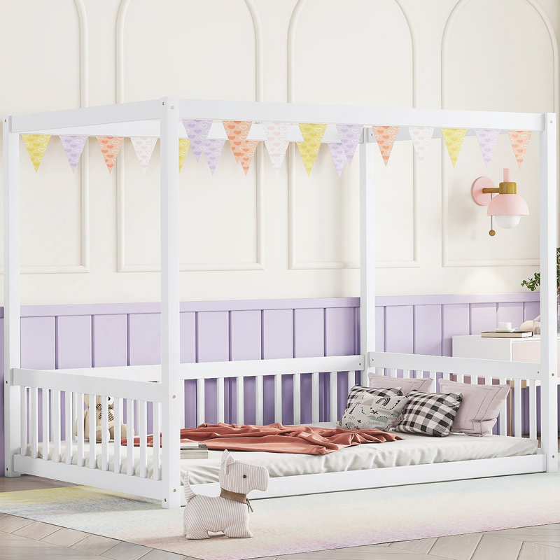 Lit double au sol en bois d'hévéa avec balustrades, idéal pour un sommeil sécuritaire et imaginatif, Lit double, Blanc