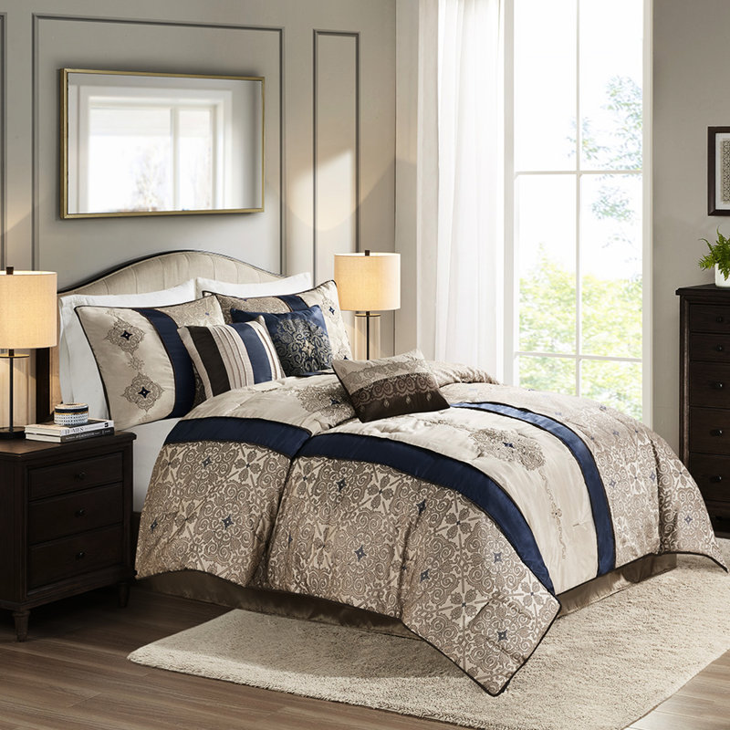 Literie King Size - Couette bleu marine avec broderie fine