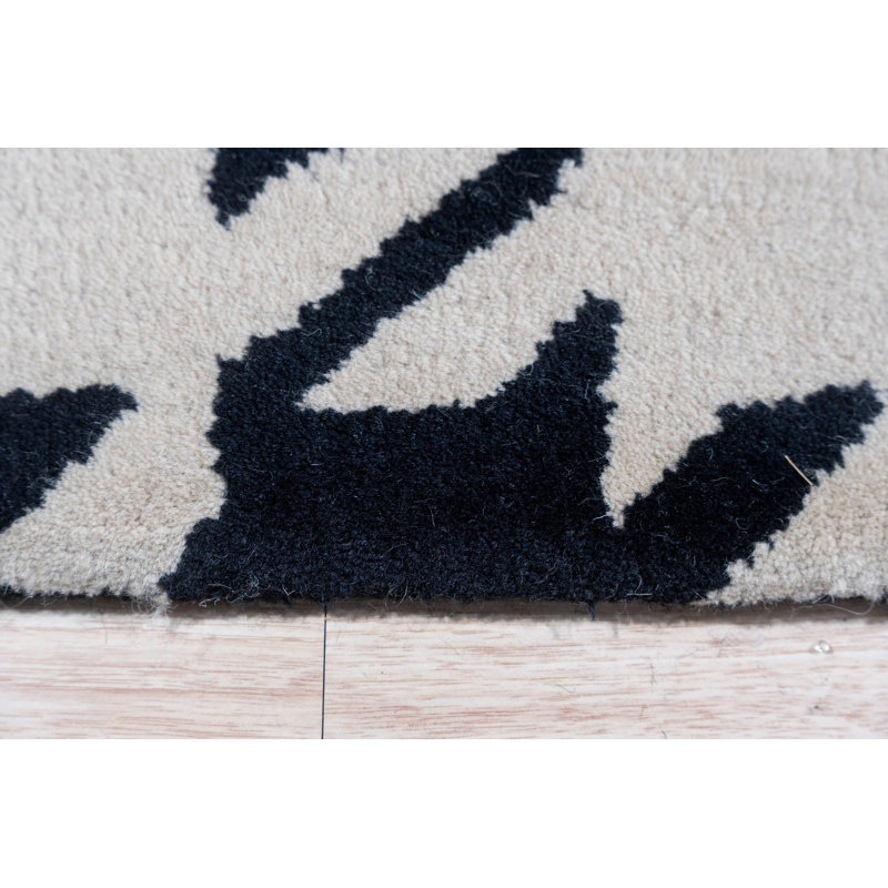 Hand Tufted Wool Area Rug in Black