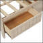Lit de jour en bois avec tablettes de rangement et 3 tiroirs, alliant confort et rangement pratique pour les maisons modernes-504129508