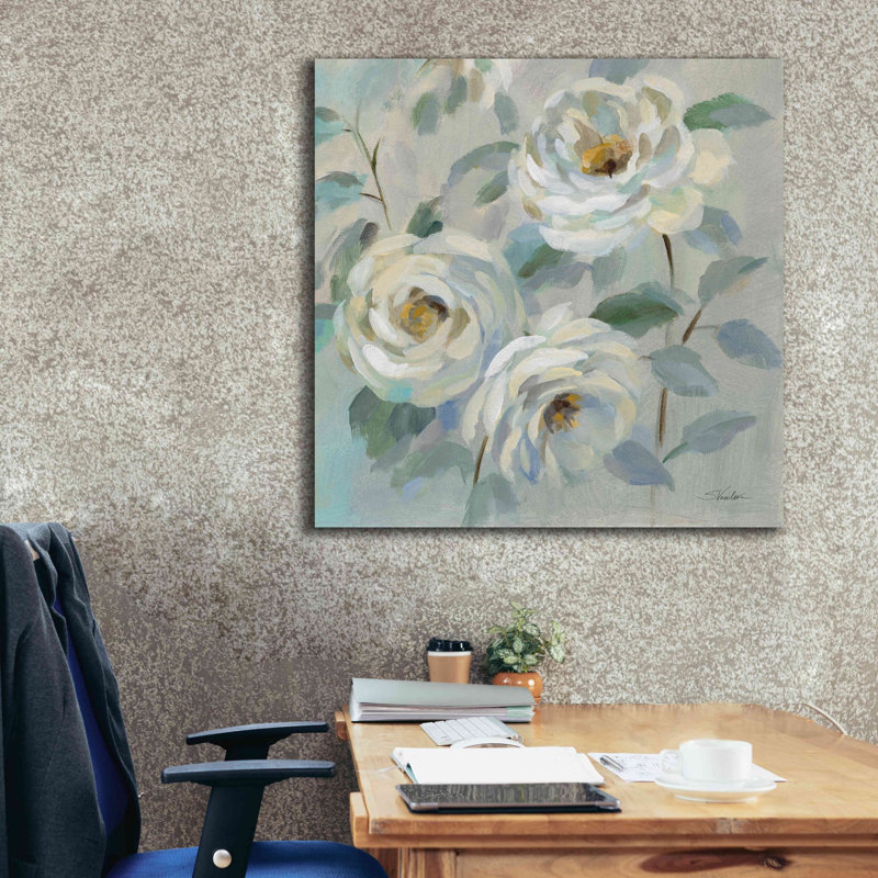 «Blue Gray Floral» par Silvia Vassileva, art mural sur toile, H 37 po x l 37 po x P 1,5 po