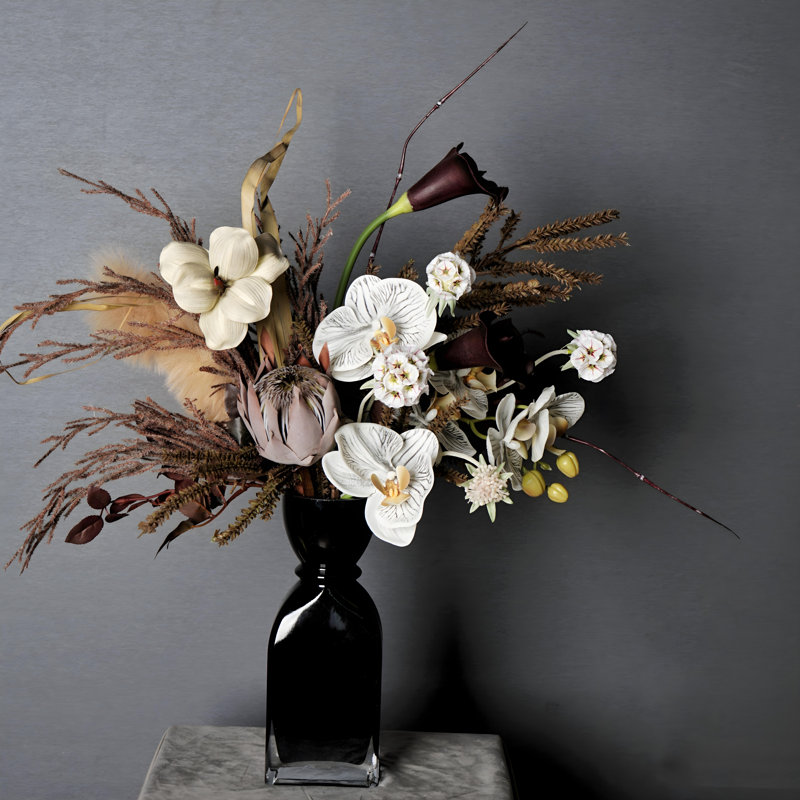 Ornements de fleurs simulées