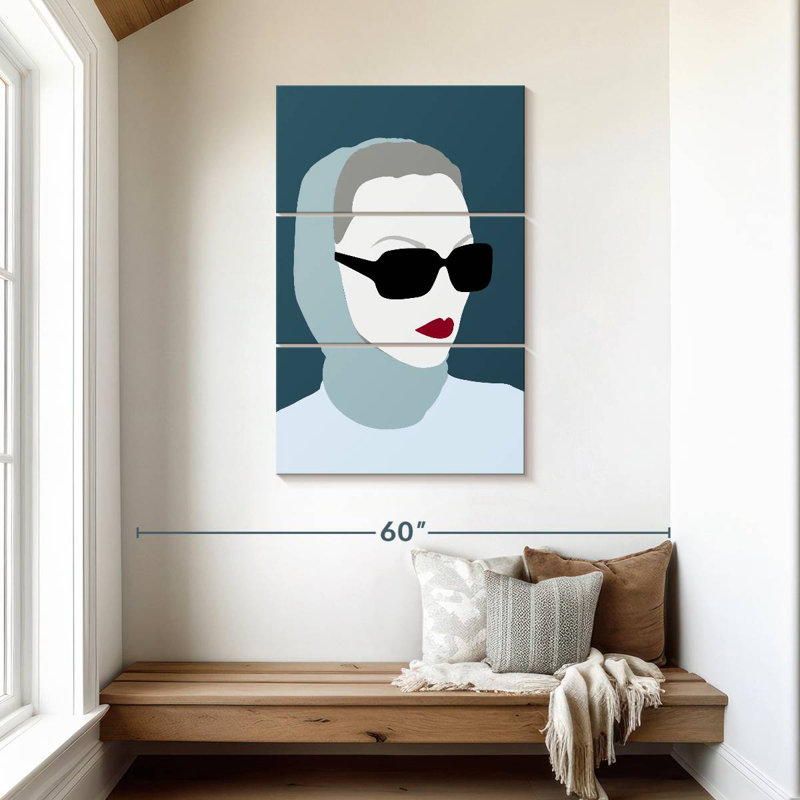 Leisha Lady dans un bloc gris abstrait, H 45 po x l 28 po