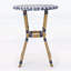 Charmante table bistro française avec structure en aluminium et rotin en polyéthylène, parfaite pour la détente et l'élégance à l'extérieur.