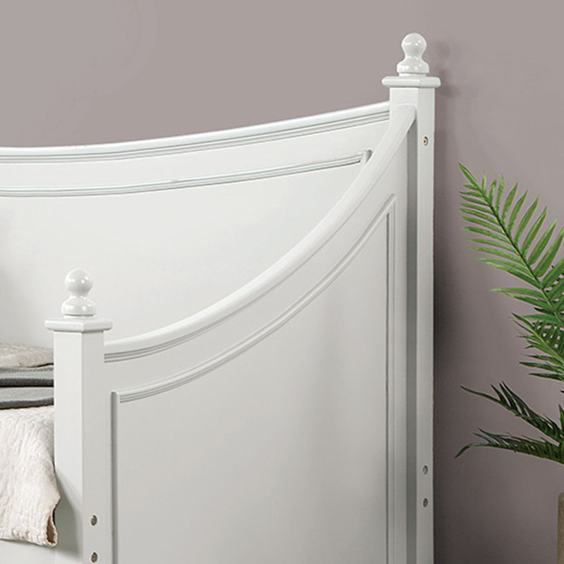 Lit de jour simple de style transitionnel avec moulure, finition blanche, prêt pour les matelas, conception d'affiche avec fleurons, structure en bois massif