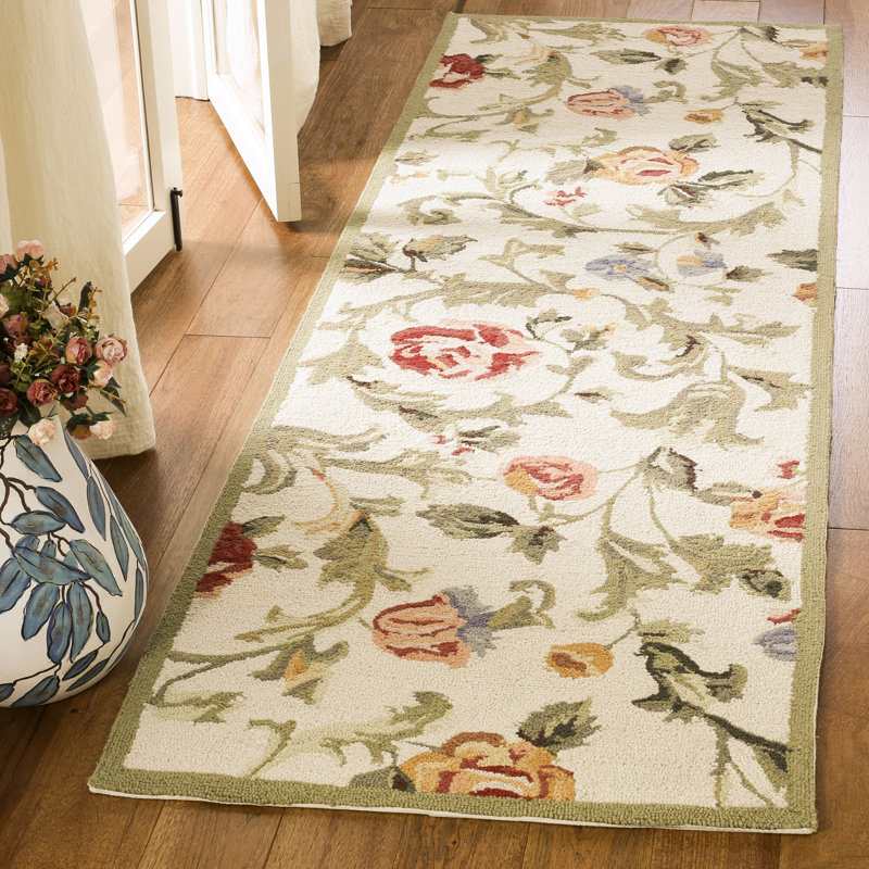Tapis ivoire / vert en laine crocheté à la main Hollander, Tapis de couloir 2 pi 6 po x 8 pi