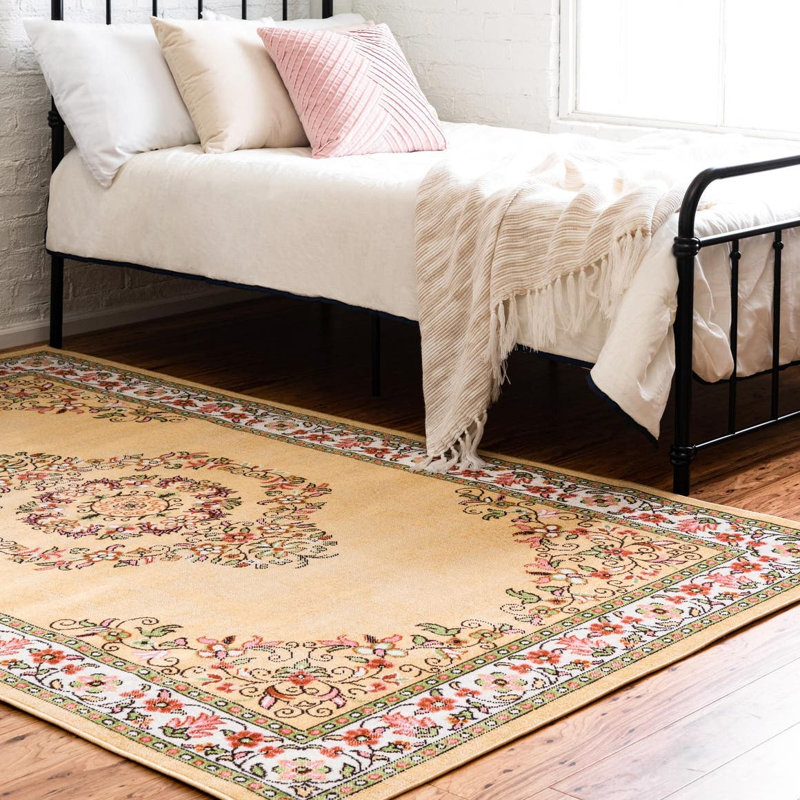 Tapis oriental jaune Rozalla, Rectangle 5 pi 3 po x 8 pi