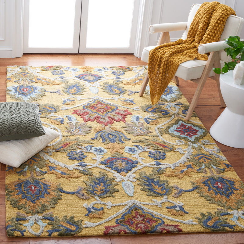 Snelson Floral Wool Hand Hooked Area Rug, Rectangle 122 x 183 cm