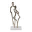 Figurine de couple romantique décorative en métal avec base en marbre pour décoration intérieure - statue décorative artistique pour le salon - 15 po, or et blanc