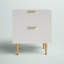 Table de bout Adore Decor Jolie Modern Living, 2 tiroirs avec détails en métal doré, blanc
