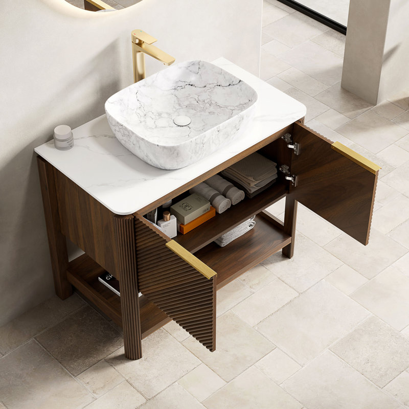 Meuble-lavabo 36 po, meuble de rangement autoportant en contreplaqué avec 2 portes diagonales rayées et tablette ouverte, lavabo en céramique à motif marbré et plateau en pierre frittée Carrara