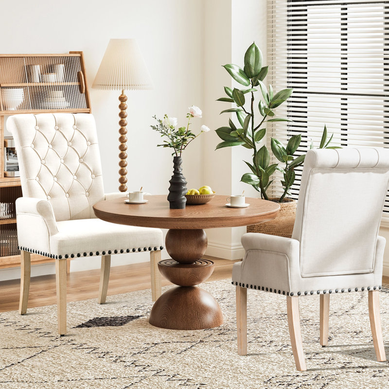 Chaise de salle à manger à haut dossier classique avec revêtement capitonné et garnitures cloutées, Lin beige