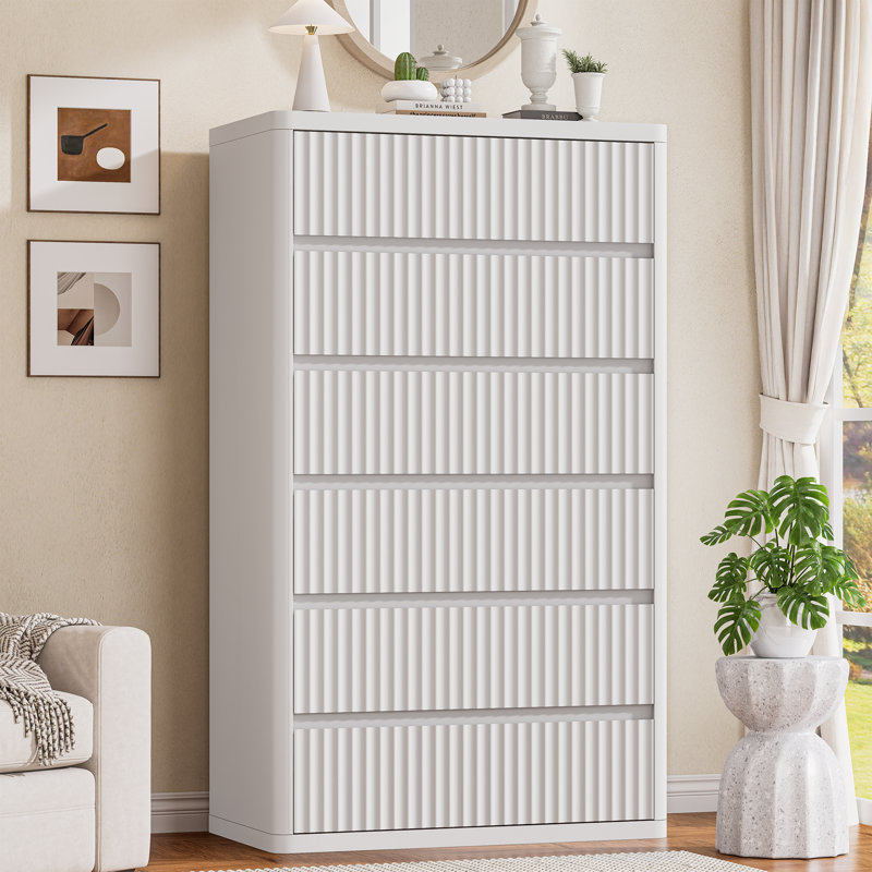 Commode cannelée courbée moderne à 56 tiroirs H 56 po, Blanc