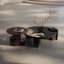 Ensemble de tables basses noires et brunes