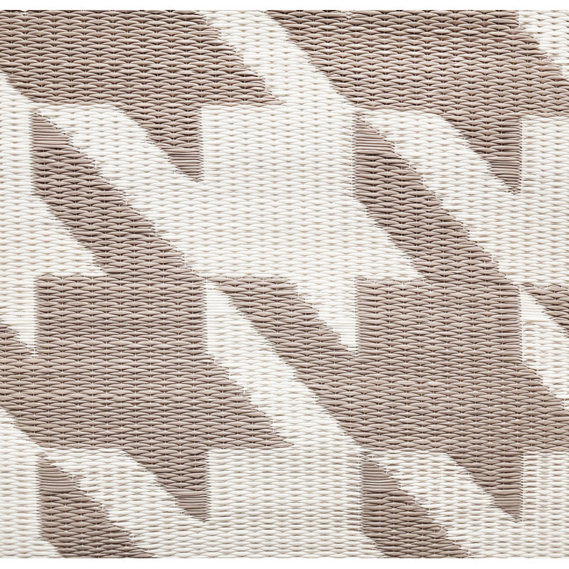 Houndstooth Indoor / Outdoor Rug, Rectangle 4' x 6'