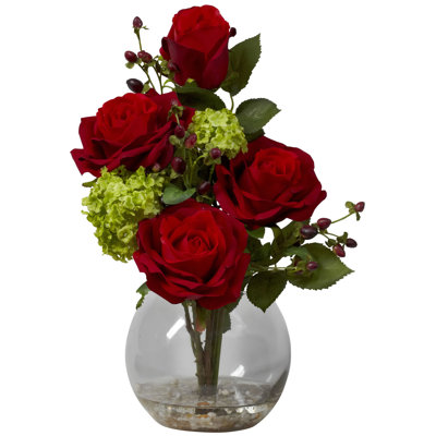 Pièce maîtresse de roses en vase