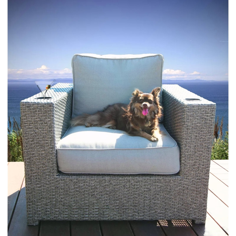 Chaise de patio entièrement assemblée avec coussins