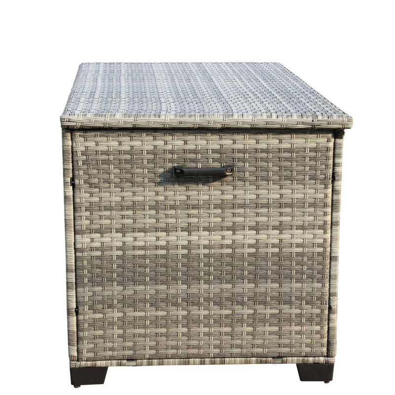 Boîte de rangement extérieure grise - 148 gallons. Couvercle robuste en panneau de particules. Intérieur spacieux. Se déplace facilement avec les poignées. Fabriqué en PE et en acier. Assemblage requis Contenant de patio gris. Capacité de 148. Renforcé