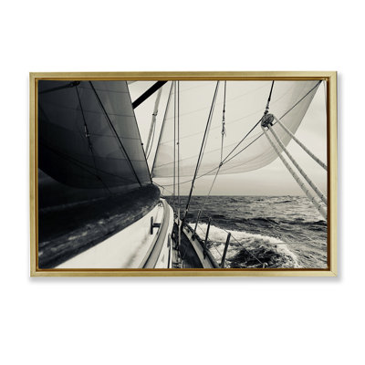  Toile flottante encadrée «Sailing the Sea View» par LSR Design Studio