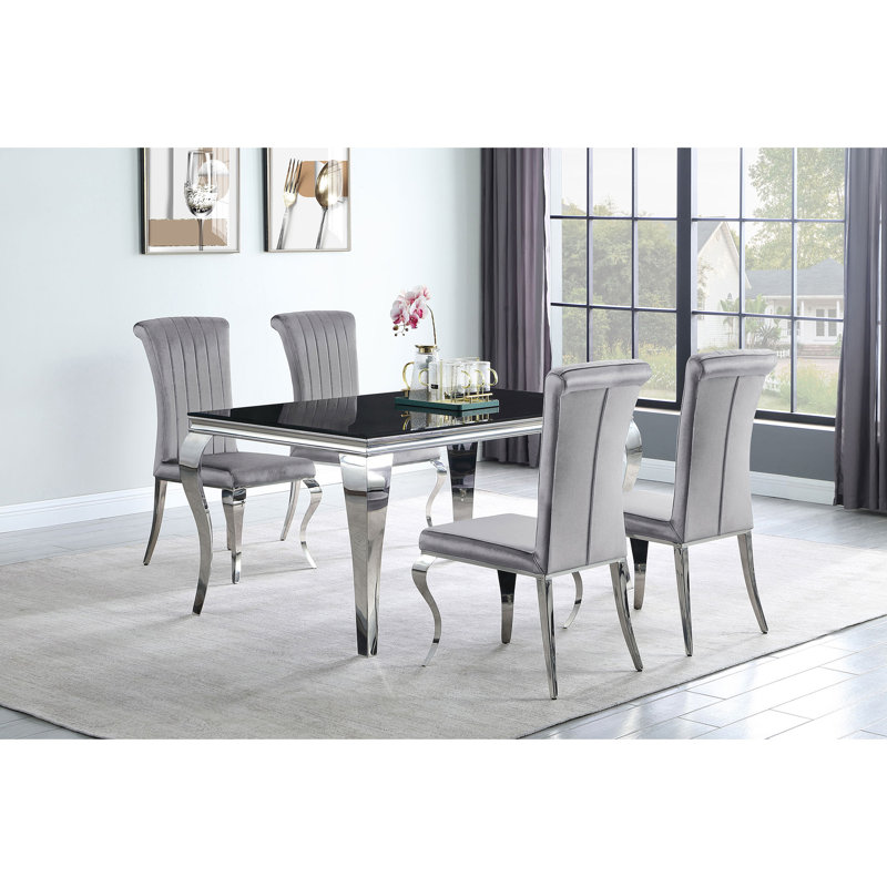 Table de salle à manger avec ceinture noire et miroir