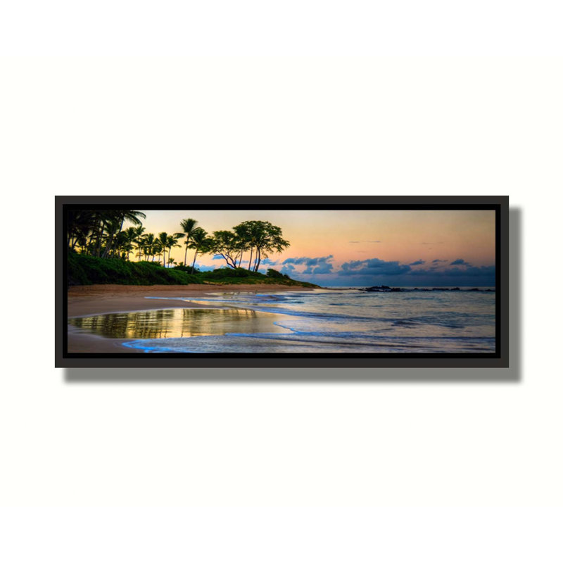 Maui Sunrise par Kelly Wade. Estampe numérique, H 20,5 po x l 60,5 po x P 1,5 po, Reproduction encadrée sans passe-partout