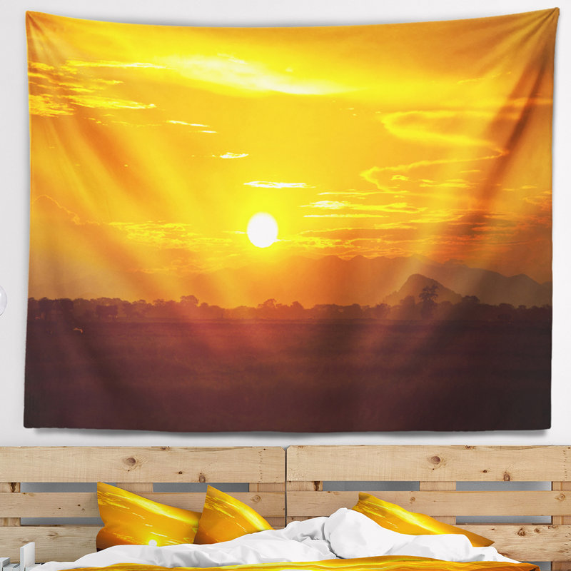 Tapisserie jaune vif au coucher du soleil, H 68 po x l 80 po