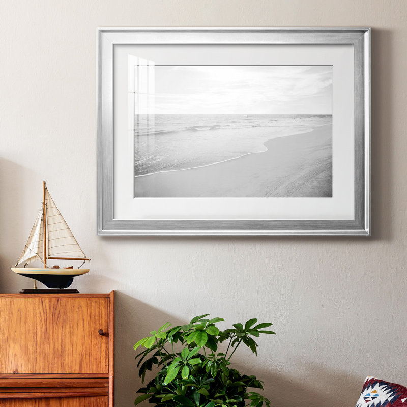 OBX Soft Shore, reproduction encadrée de qualité supérieure - prête à être accrochée, H 26,5 po x l 36,5 po x P 1 po, Argent