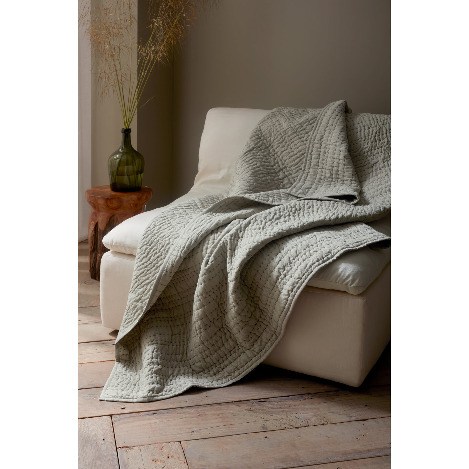 Channel Handstitched Organic Organic Percale Quilt, Hazel Chambray, King Quilt