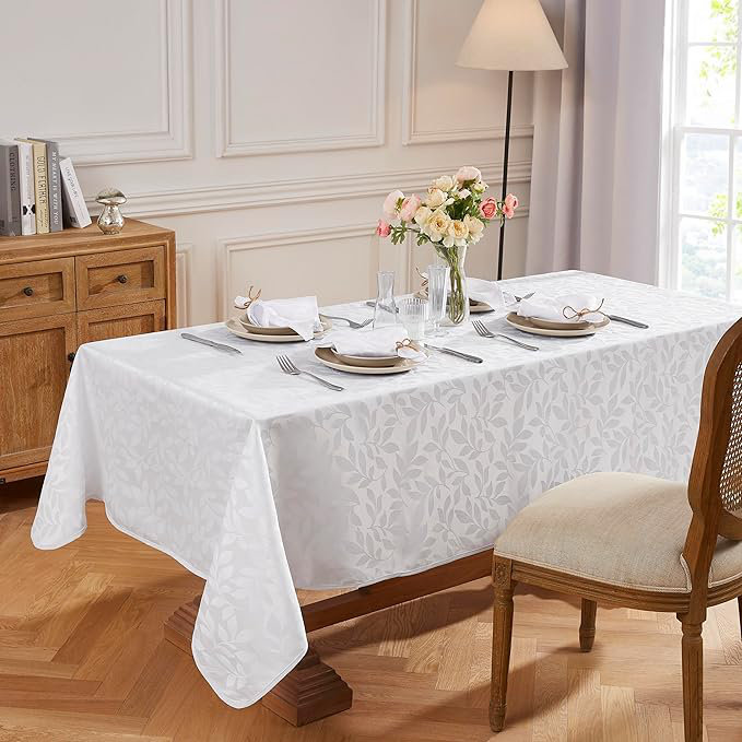 Nappe rectangulaire en velours avec serviettes décoratives assorties incluses., L 54 po x L 72 po