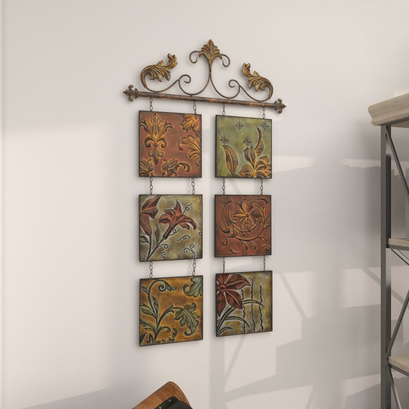 Décoration murale florale en métal multicolore avec 6 panneaux suspendus et détails en volutes