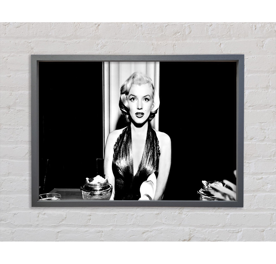 Marilyn Monroe Dinner Table - Einzelner Bilderrahmen Kunstdrucke auf Leinwand