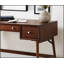 Élégant bureau d'écriture de style Mid-Century avec tiroirs de rangement, placage en noyer et quincaillerie en nickel pour une maison ou un bureau moderne